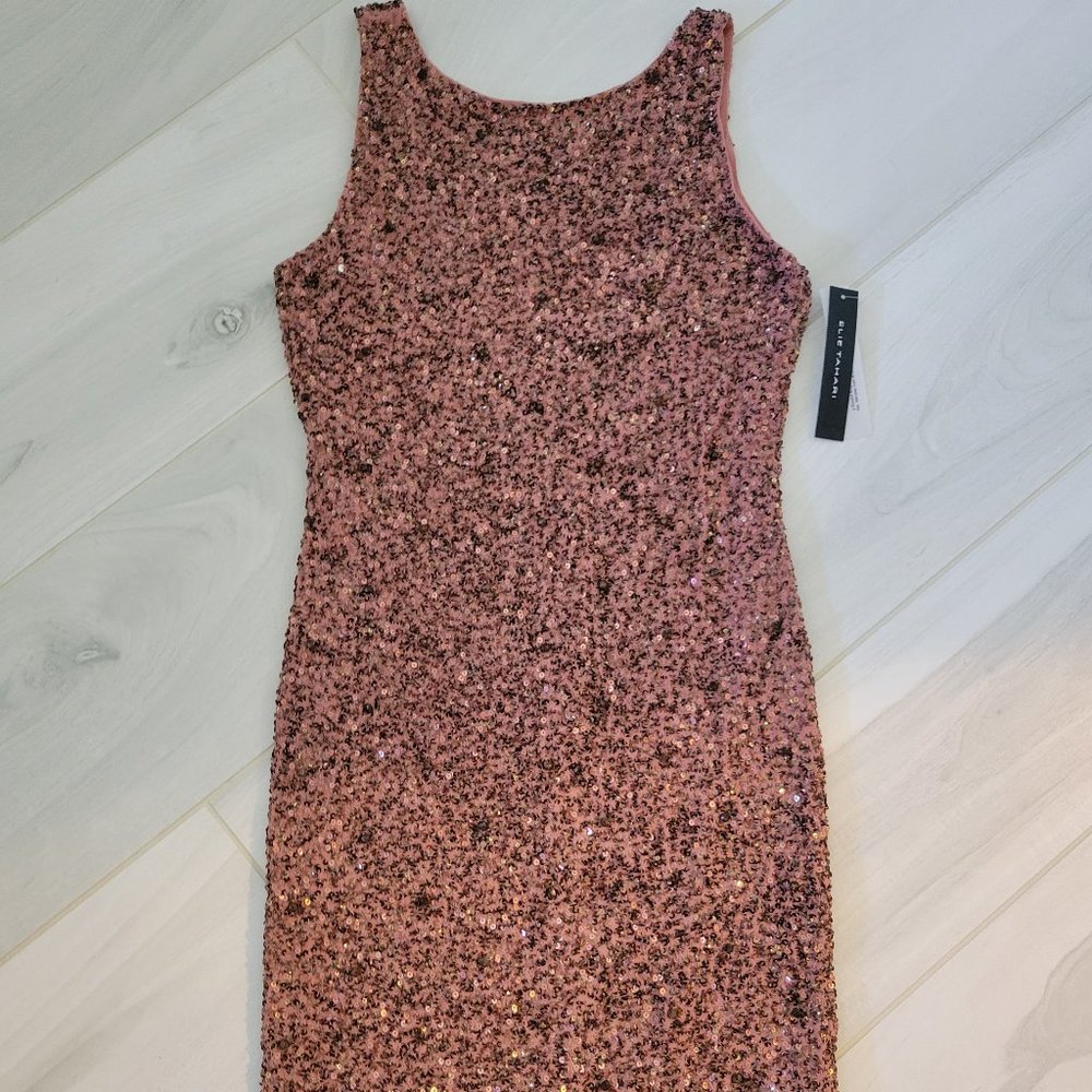NEW W TAGS,  $495 Tahari Dress in Pink